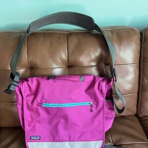 Patagonia half mass messenger bag